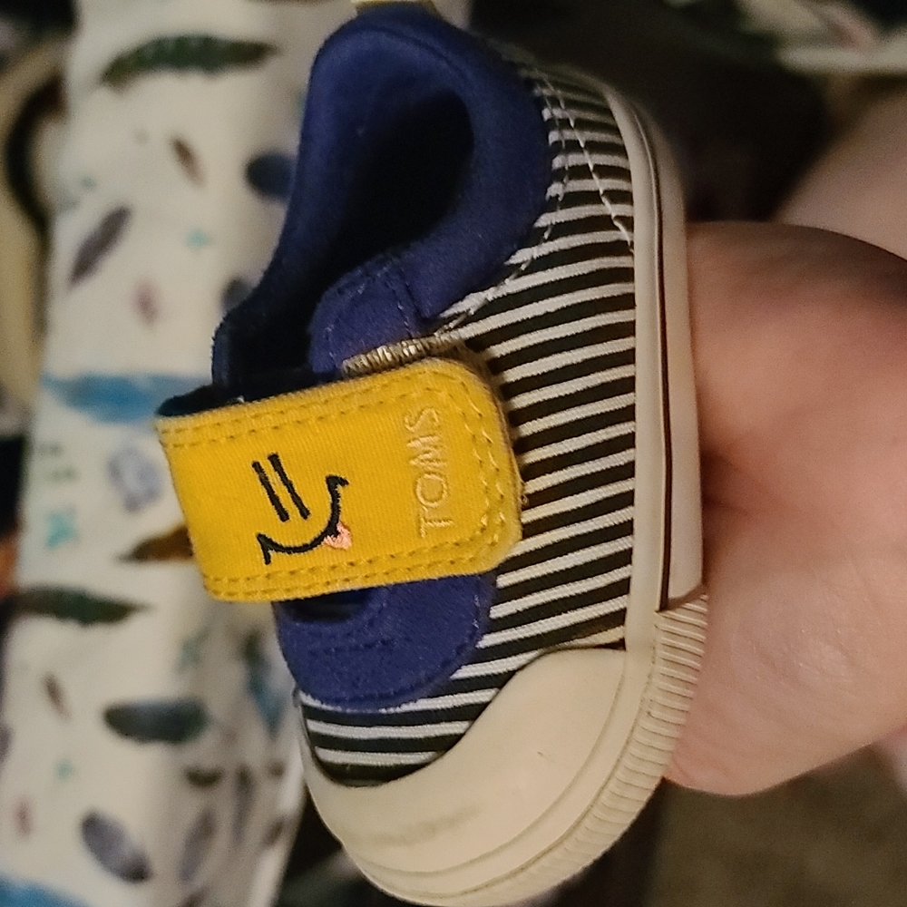 Toms shoes